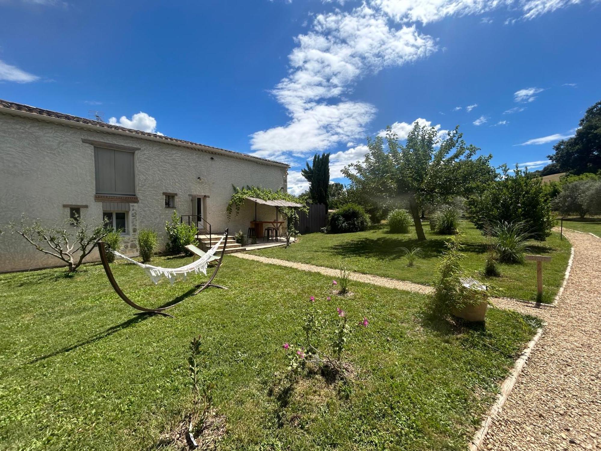 Sous Les Etoiles En Provence, Les Bambous Et Les Grands Chenes * Lurs